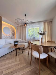 Family & Business Apartments PREMIUM SPA - 2 Bedroom with Private Jacuzzi, Balcony, Parking - Warsaw - 6