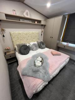Hot Tub Lodge 5 Star Country Park - Amotherby - 9