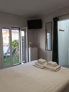 "Spyros" 1-Room Apartment - Simple, cozy, close to the beach - Kato Daratso - 7