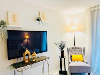 WarmNest Living - Central 2BR Home 10 mins to Strip - Long Stay Ready - Las Vegas - 6