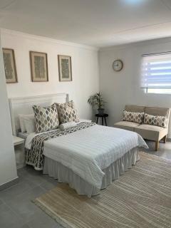 Stylish Studio in Hazel Park - Germiston - 7