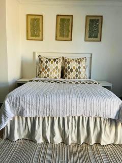 Stylish Studio in Hazel Park - Germiston - 6