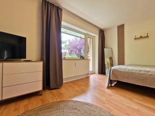 Langzeitmiete zentral mit Balkon - Kiel - 1