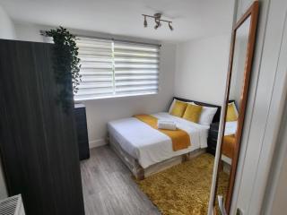 Ensuite deluxe home - Basildon - 5