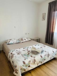 Central Comfort Apartment 5 Minute Walk to Beach, Free Parking, 2 BR - Struga - 4