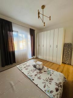 Central Comfort Apartment 5 Minute Walk to Beach, Free Parking, 2 BR - Struga - 1