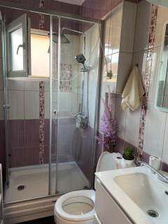 Central Comfort Apartment 5 Minute Walk to Beach, Free Parking, 2 BR - Struga - 5
