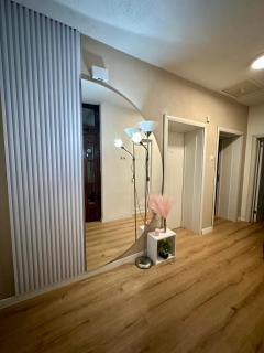 Central Comfort Apartment 5 Minute Walk to Beach, Free Parking, 2 BR - Struga - 7
