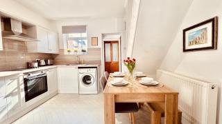 Homely Monthly Stay for Families and Contractors with Good Transport Links - Chesterfield - 0