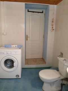 Seaside Villa with Yard - - 4