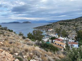 Seaside Villa with Yard - - 2