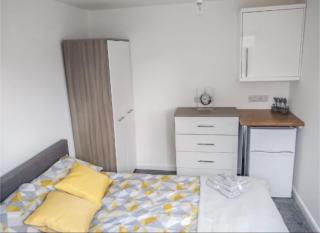 City breaks Corby Double ensuites with tv - 9