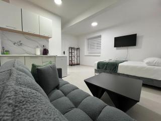 Central Park Residence - 9