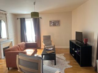 Joli duplex plein centre, parking sur demande - Issoire - 0