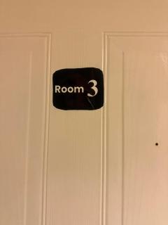 Rayyan Inn Premium Room For Family & Solo in Birmingham - Birmingham - 1