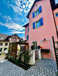 4 mins walk Thalwil Station, Free Parking, Historical - Thalwil - 3