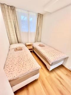 4 mins walk Thalwil Station, Free Parking, Historical - Thalwil - 7