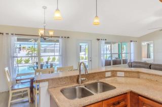 Great Cape Escape with Heated Pool - Cape Coral - 1