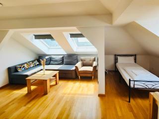Trendige Dachgeschosswohnung in Connewitz - 3 Schlafbereiche - Platz für bis zu 5 Personen - tolle Lage und öffentliche Verkehrsmittel - Lipsia - 4