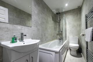 4BR Bradford Home,Contractor Friendly with Parking - Wibsey - 2