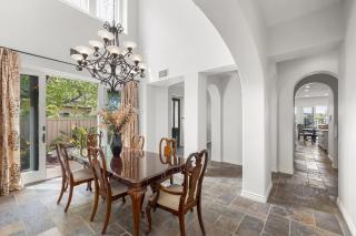 Luxury Gated Villa with 4 Ensuite Suites, Resort Pool, Views & Trails - 1