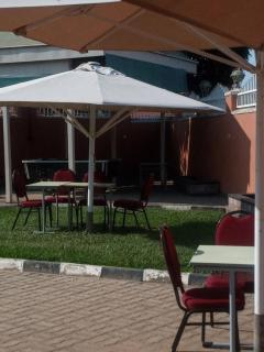 Rodrigo's Lounge - Entebbe - 4