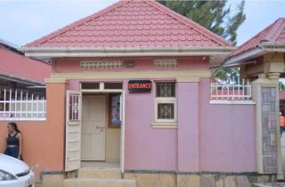 Rodrigo's Lounge - Entebbe - 2