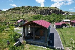Guesthouse by the river - - 0