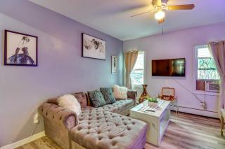 3 Mi to Dtwn Newark Eclectic and Walkable Apt! - Newark - 6