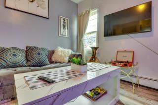3 Mi to Dtwn Newark Eclectic and Walkable Apt! - Newark - 5
