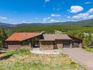 Ridge View Retreat - Panoramic Views and Hot Tub - 4