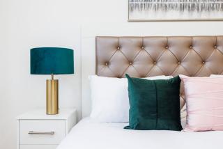 5 Bedroom House , Free Parking , Pool Table , Arcade Machine , Garden , Sleeps 9 , Offers , Ideal For Contractors , Families , Long Term Stays - Streatham Hill - 2