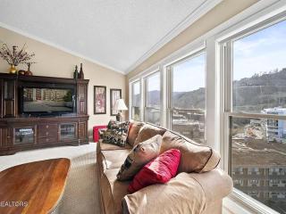 Gatlinburg Chateau Penthouse - 0
