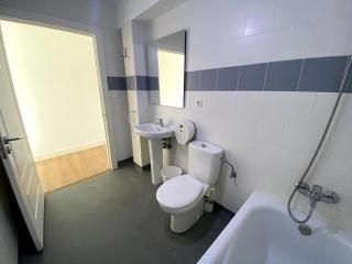 Relax in Donostia private bathroom - San Sebastián - 8