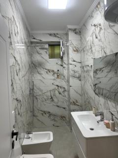 Hearth of Tirana Apartments - Tirana - 5