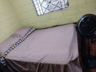 Kame-House Backpackers - San Salvador - 0