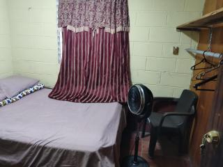 Kame-House Backpackers - San Salvador - 3