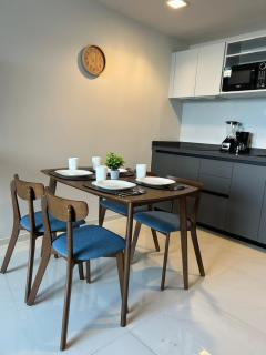 Elegante loft apartment Paseo Santa Lucia king size bed, alberca, gym, parking, kids club - Monterrey - 3