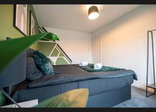 Durham Delightful 5-Bed House Retreat - Durham - 4