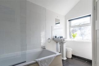 Spacious 5BR House in Central Derby - Near Amenities - Derby - 6