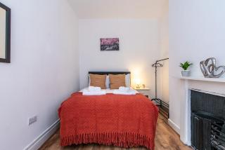 Spacious 5BR House in Central Derby - Near Amenities - Derby - 5