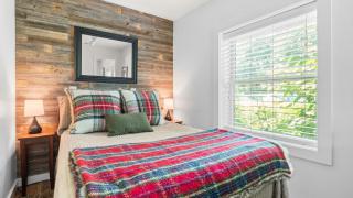 Cozy Bungalow Home in the Heart of Stowe Village - Stowe - 5