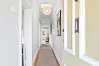 Charming 2-Bed House in North Hobart - - 1