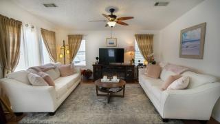 Beach Access 2b2b home on Nettles Island features an open-concept large deck - Jensen Beach - 4