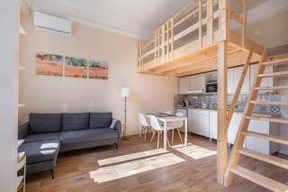 Central Mezzanine apartments with AC at Keleti Railways long-term - Budapest - 0