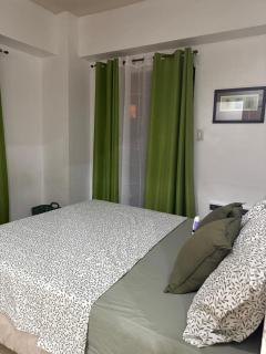 2BR Condominium in BGC Near St Luke Fort Bonifacio - Manila - 6