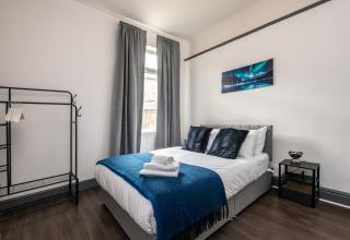 4BR Home in Great Location close to Transport - Liverpool - 4