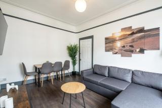 4BR Home in Great Location close to Transport - Liverpool - 2