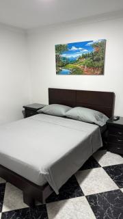 Hermoso,amplio y central apartamento en Medellin - Medellín - 2