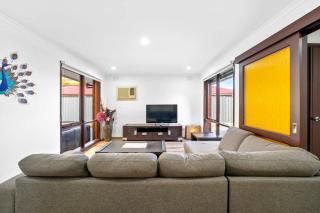 Simple Comfort in Altona Meadows - Altona Meadows - 9
